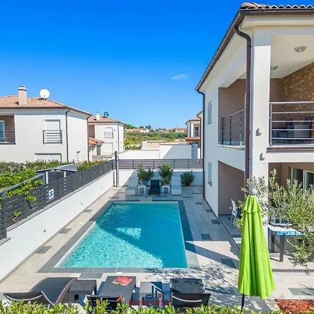 Gusto Comfortable Villa